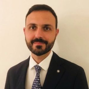 Dottore specializzato in oculistica a Pisa